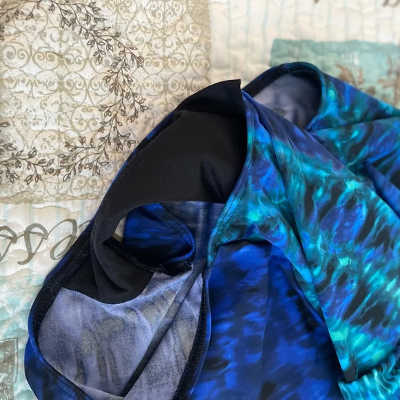 Miraclesuit The Beach Goes On Pinup One Piece Bathing Suit - Picture 7 of 7